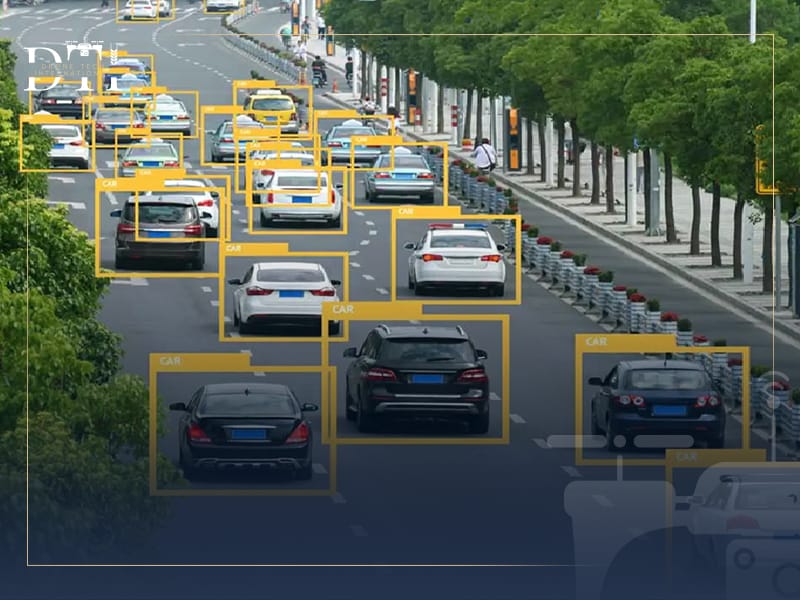 ما دور المراقبة الجوية في إدارة الطرق الذكية في السعودية؟